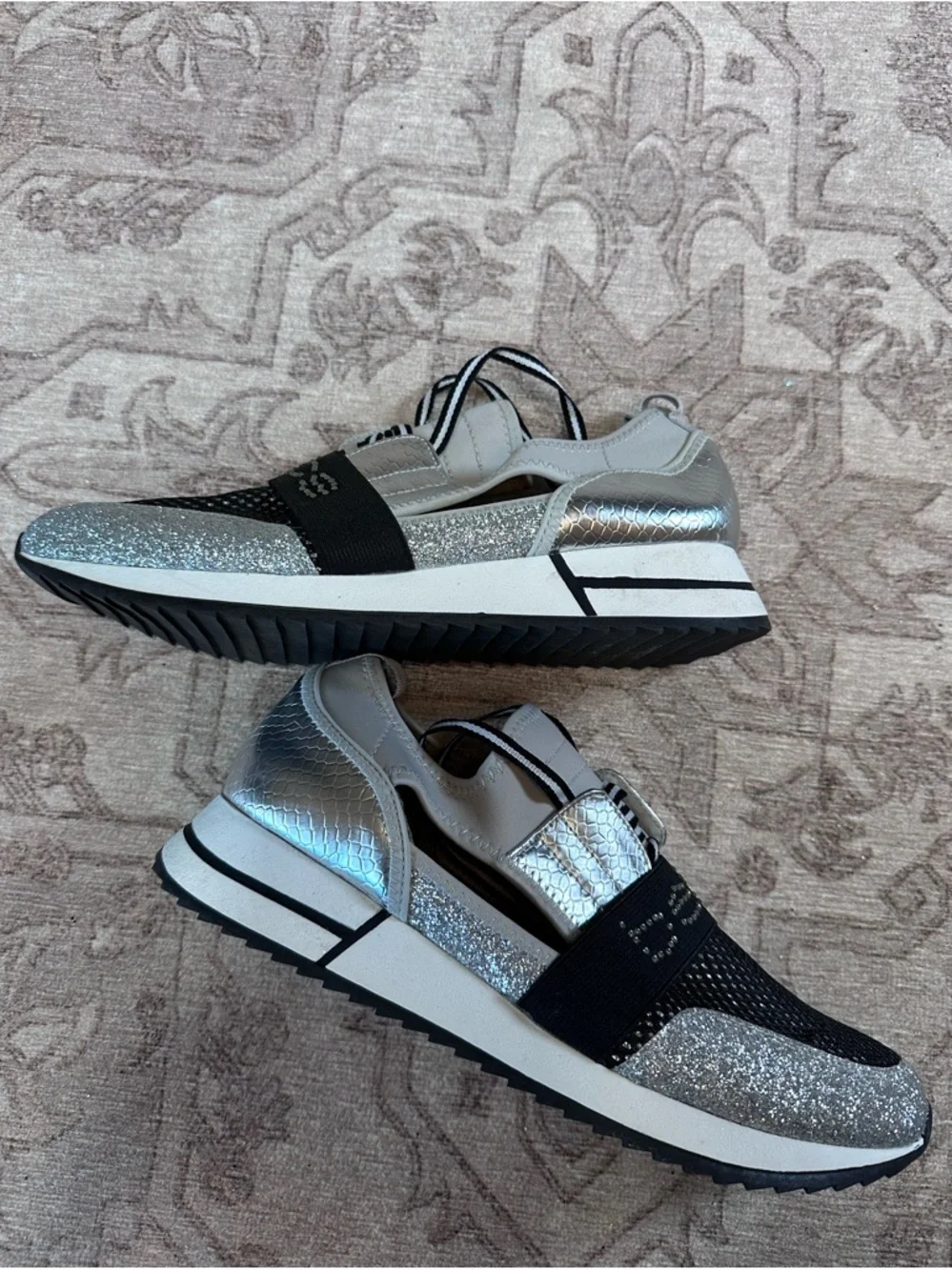 Bebe Brienna CutOut Sneakers - Picture 3 of 5